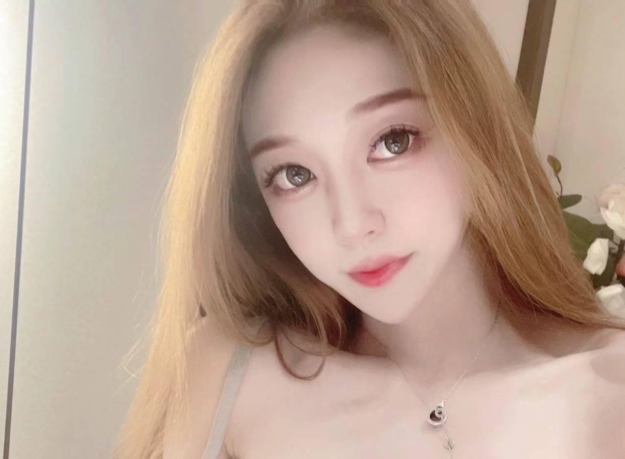 肤白貌美大长腿气质佳